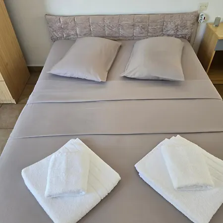 Aparthotel Philoxenia 3*