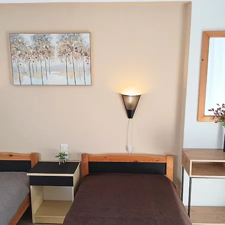 מלון דירות Philoxenia 3*