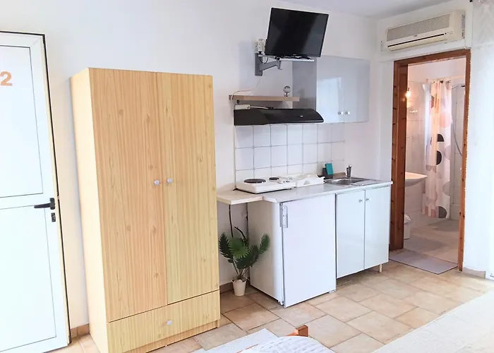 Apart-hotel Philoxenia 3*